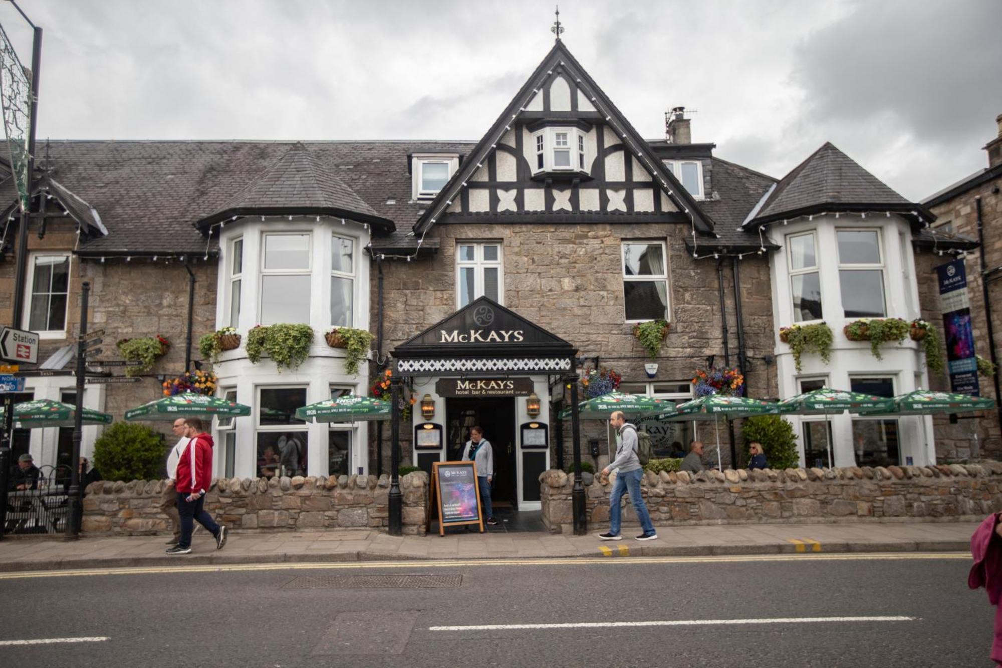 Mckays Hotel Pitlochry Bagian luar foto