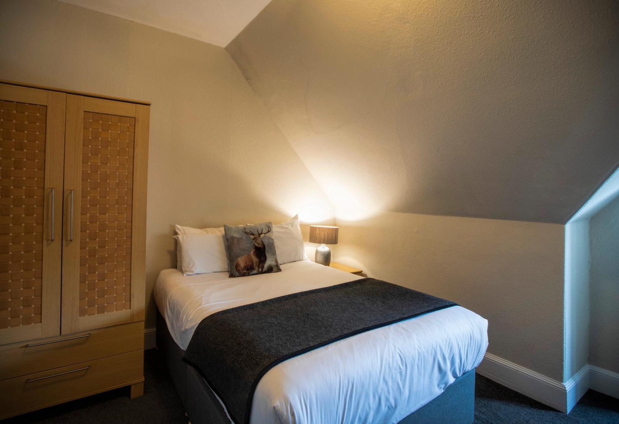 Mckays Hotel Pitlochry Bagian luar foto