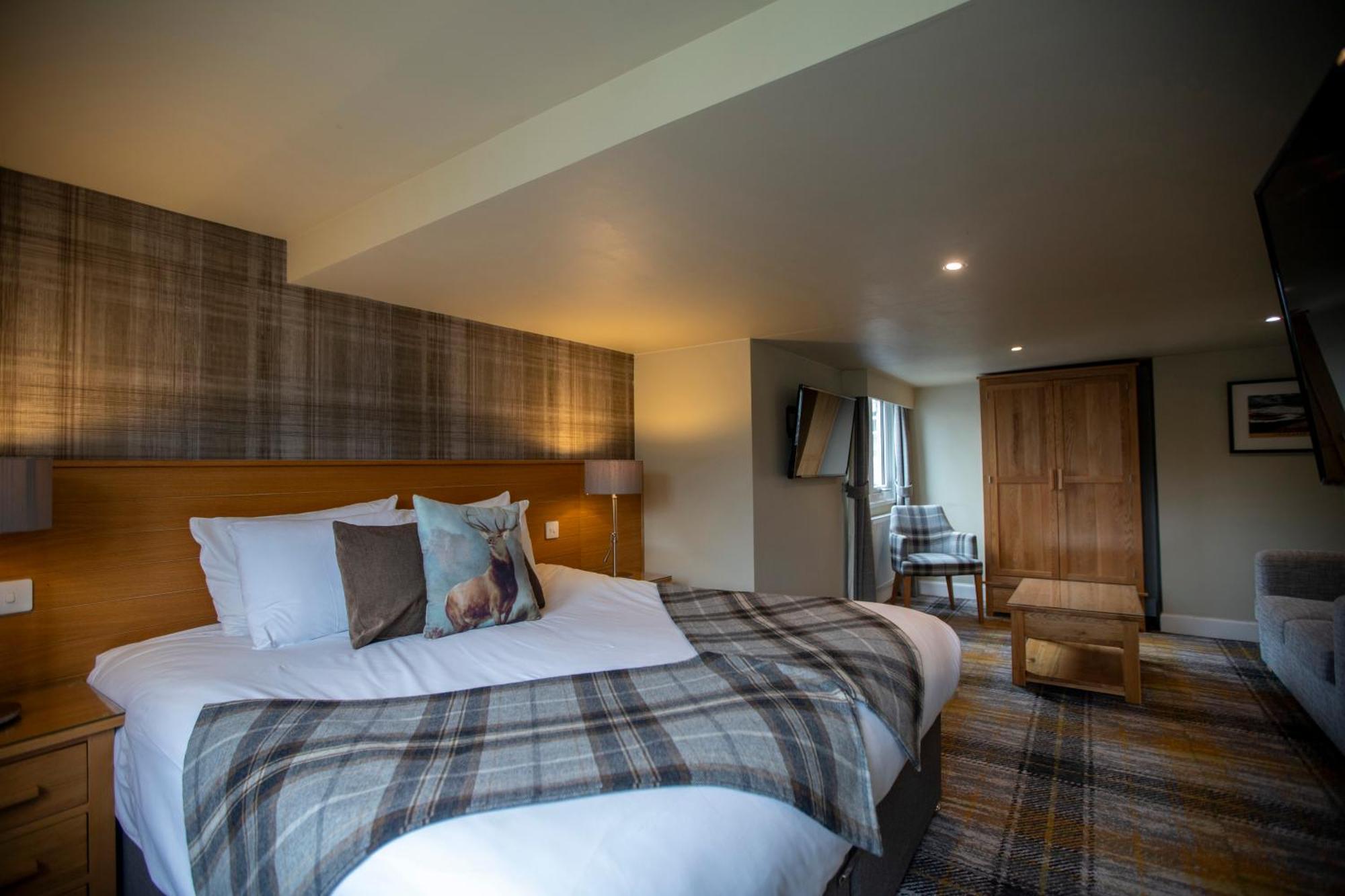 Mckays Hotel Pitlochry Bagian luar foto
