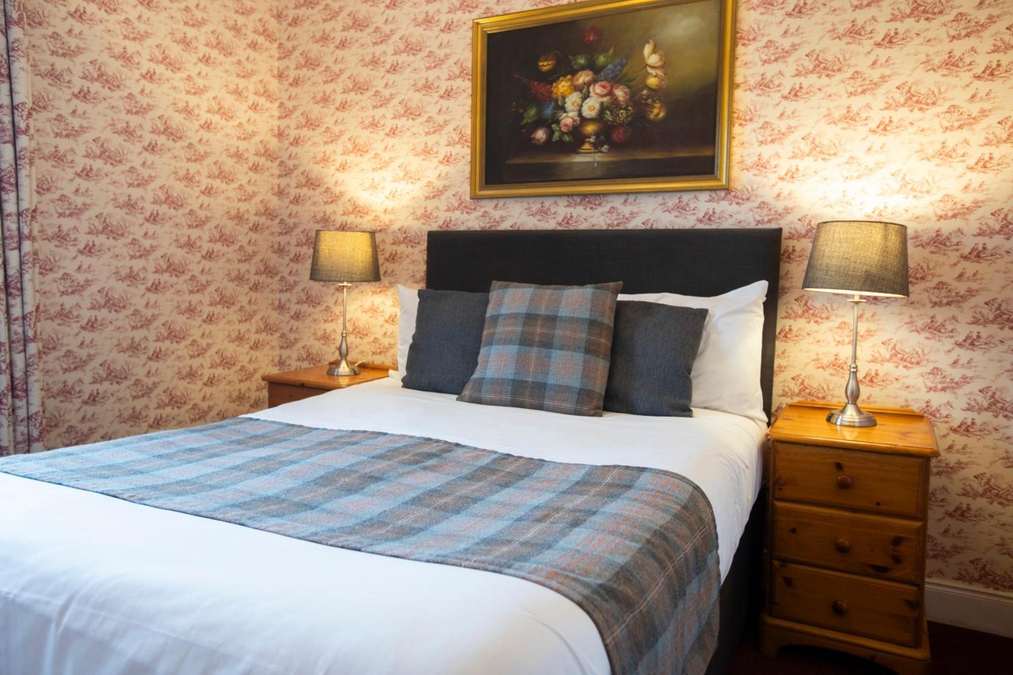 Mckays Hotel Pitlochry Bagian luar foto