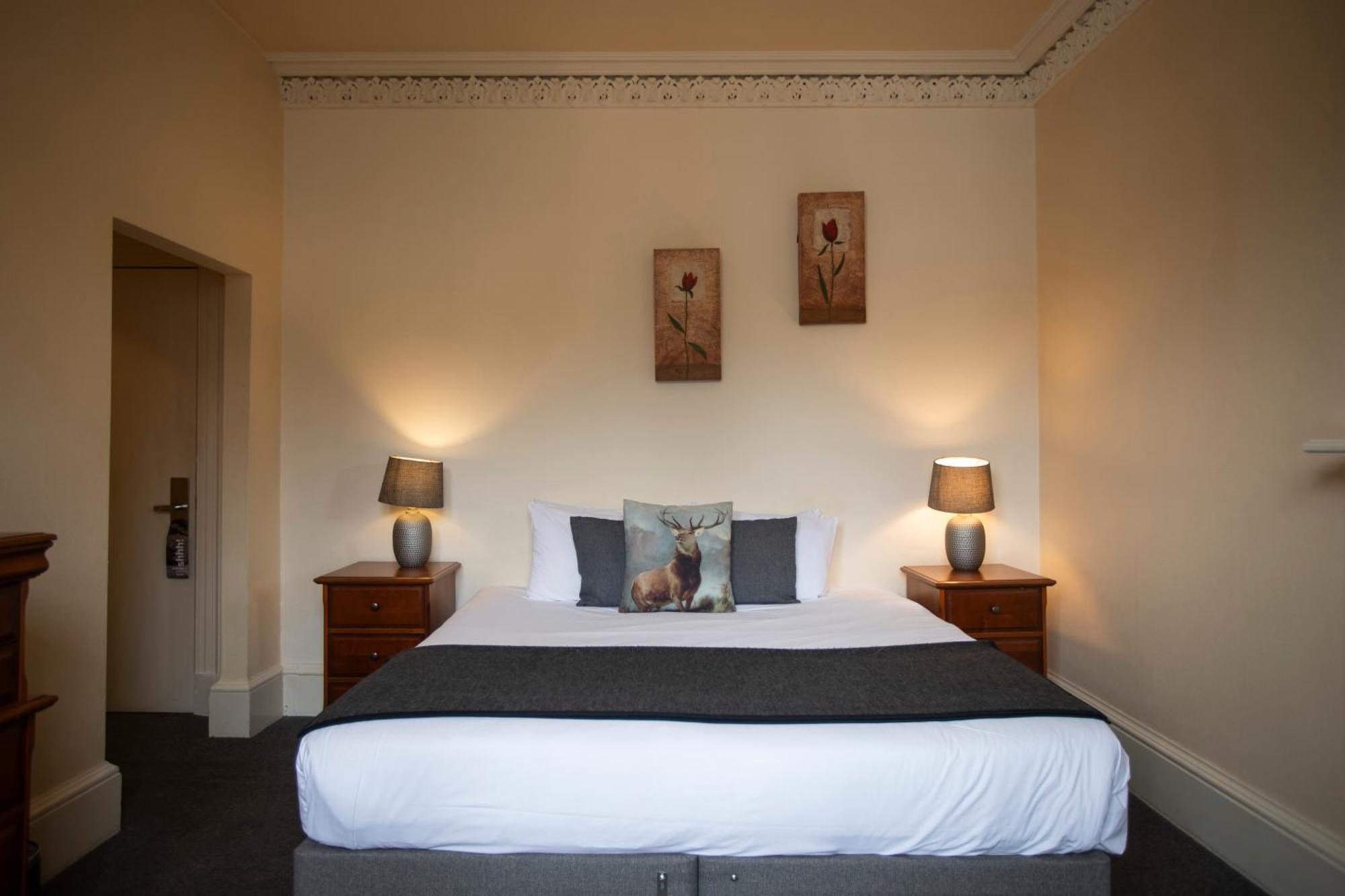 Mckays Hotel Pitlochry Bagian luar foto