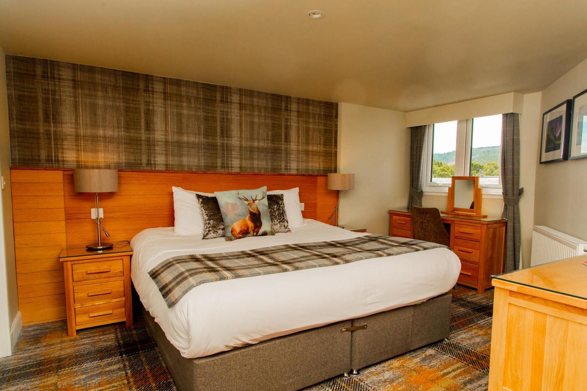Mckays Hotel Pitlochry Bagian luar foto