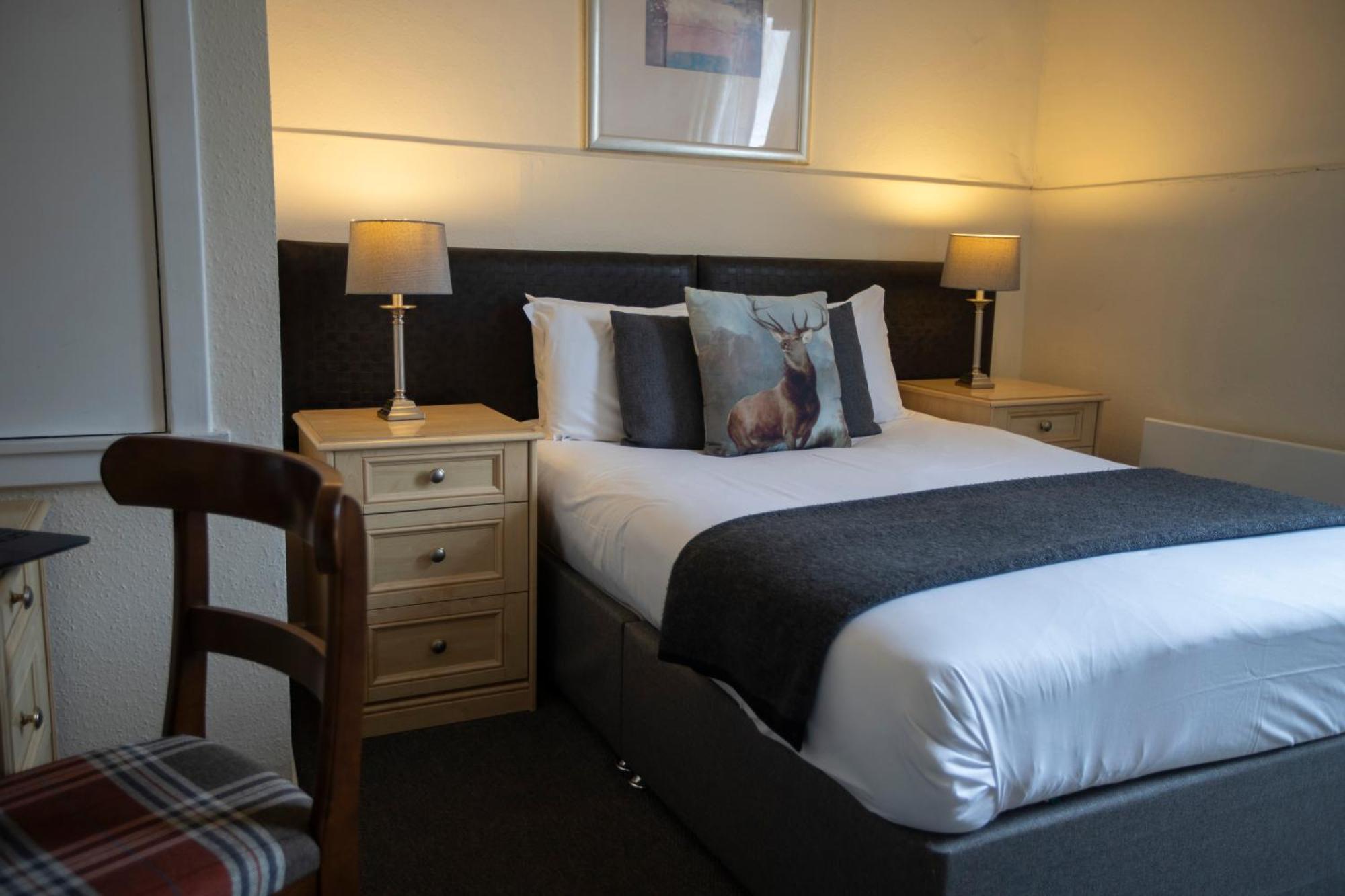Mckays Hotel Pitlochry Bagian luar foto