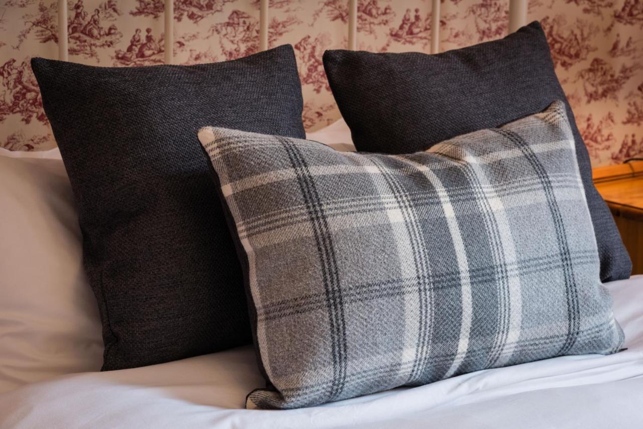 Mckays Hotel Pitlochry Bagian luar foto